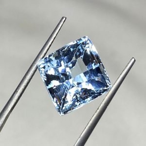 Aquamarine Bluish white - 7ct