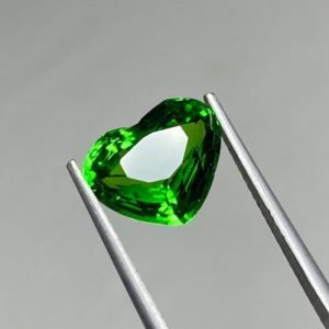 Tsavorite - 3.35 ct