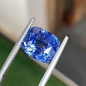 BLUE SAPPHIRE- 5.05 CARATS - HEATED